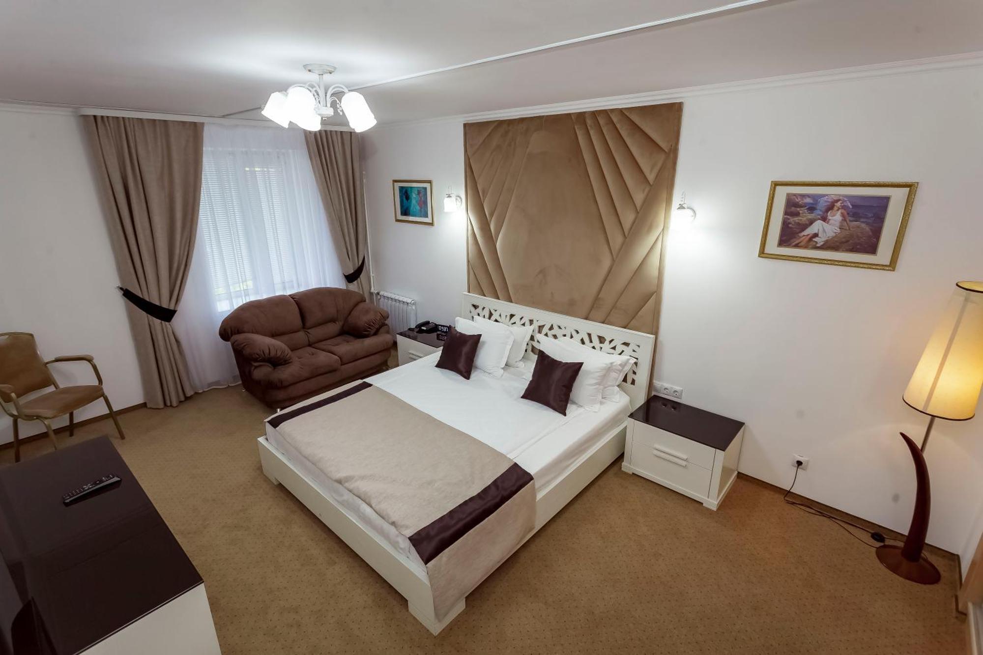 Kurmet Hotel Орал Екстер'єр фото