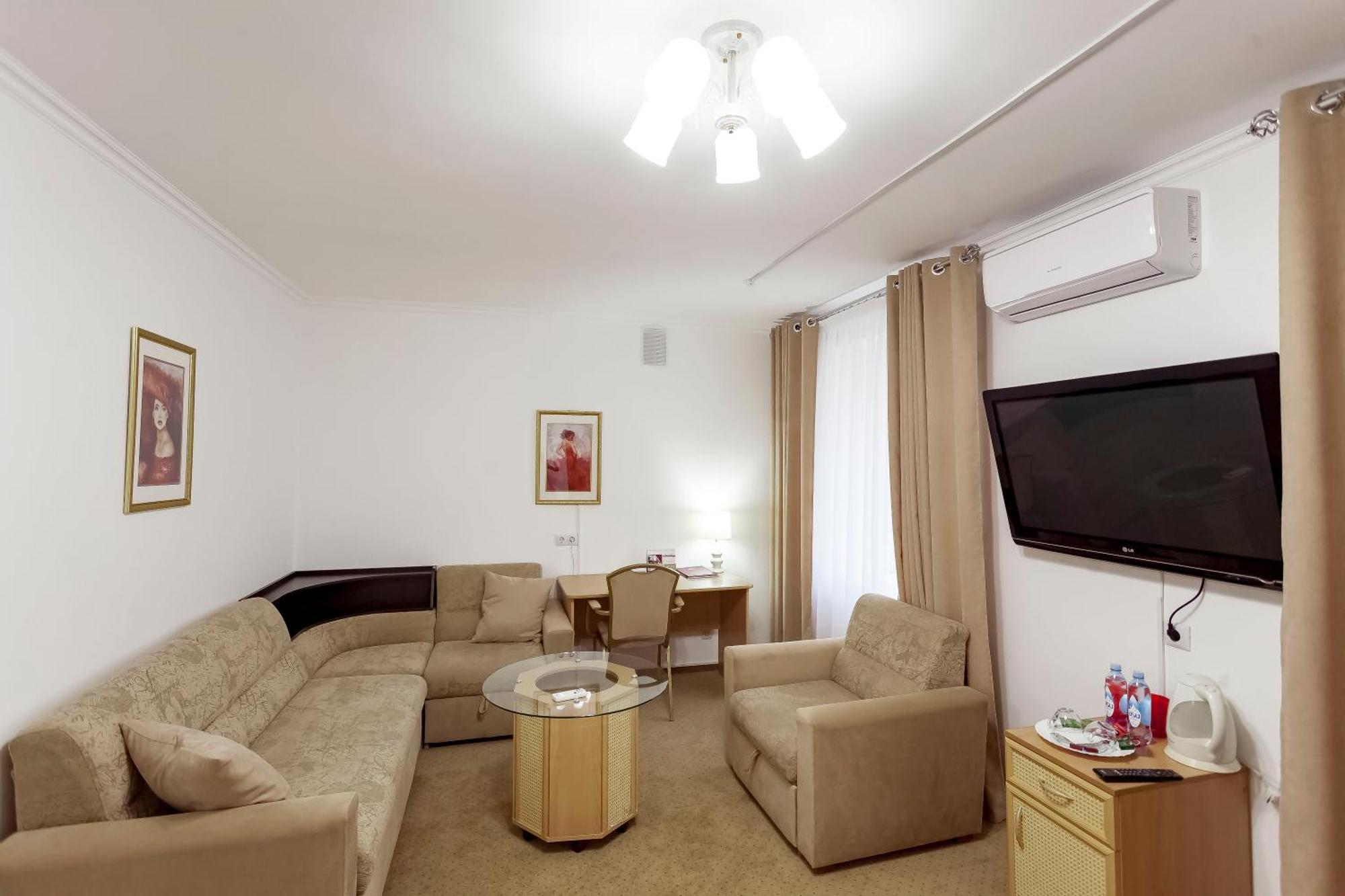 Kurmet Hotel Орал Екстер'єр фото