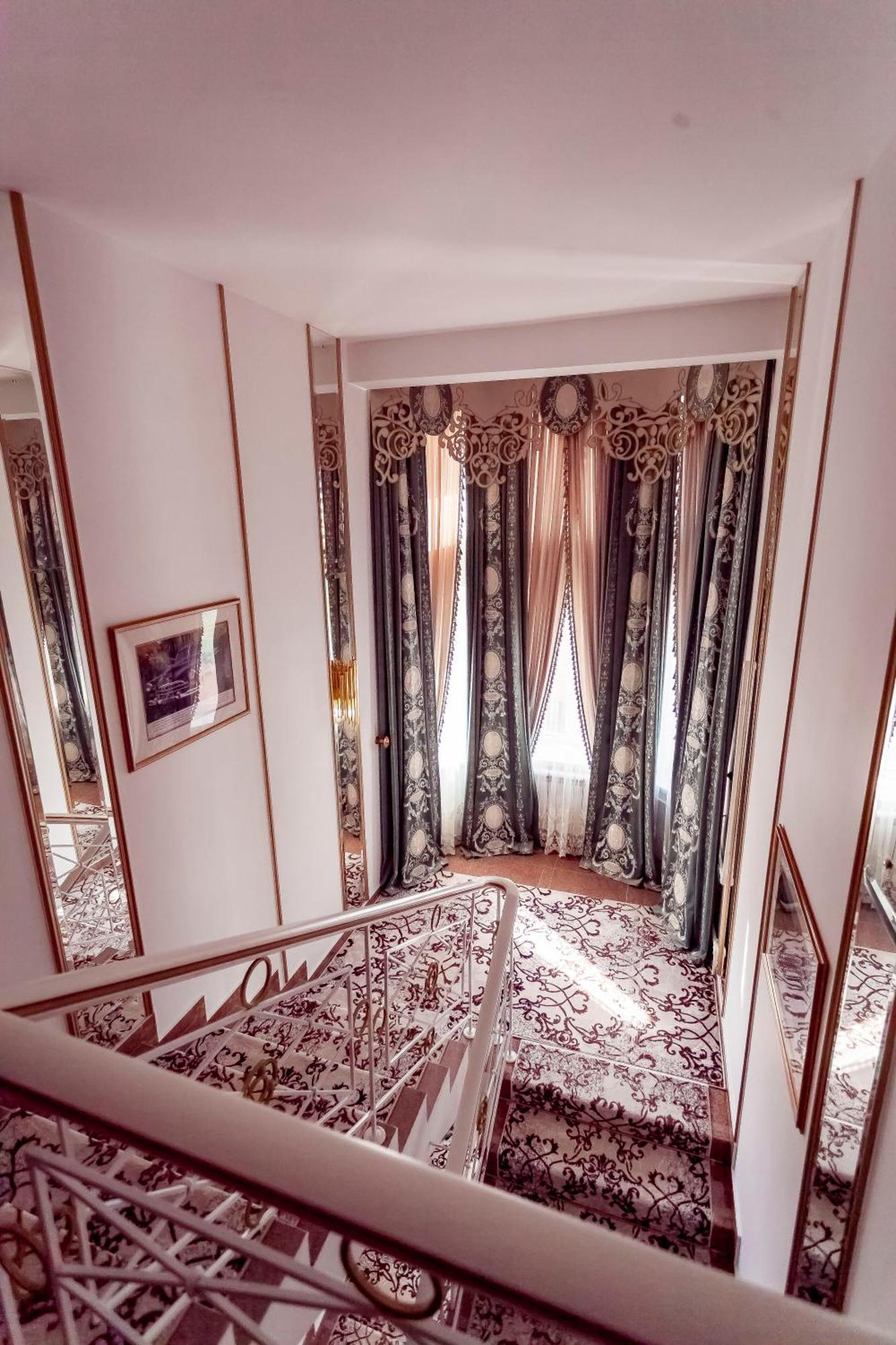 Kurmet Hotel Орал Екстер'єр фото